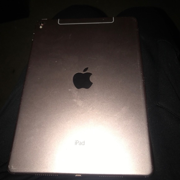 iPAD PRO 9” - Picture 4 of 4